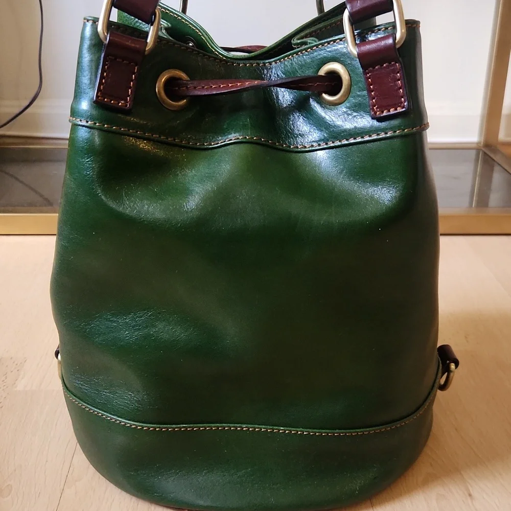 Time Resistance Green Leather Bucket Bag - Picture 8 of 15